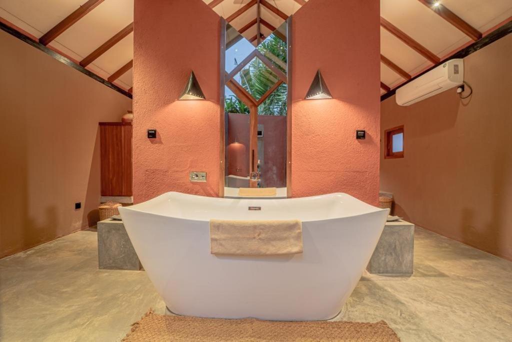 Nisala Villas Хіккадува Екстер'єр фото